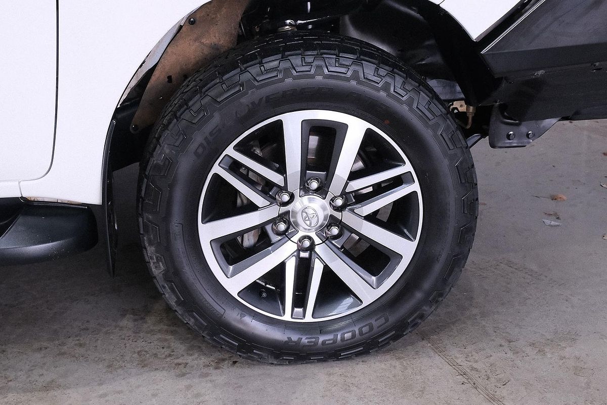 2020 Toyota Hilux SR5 GUN126R 4X4