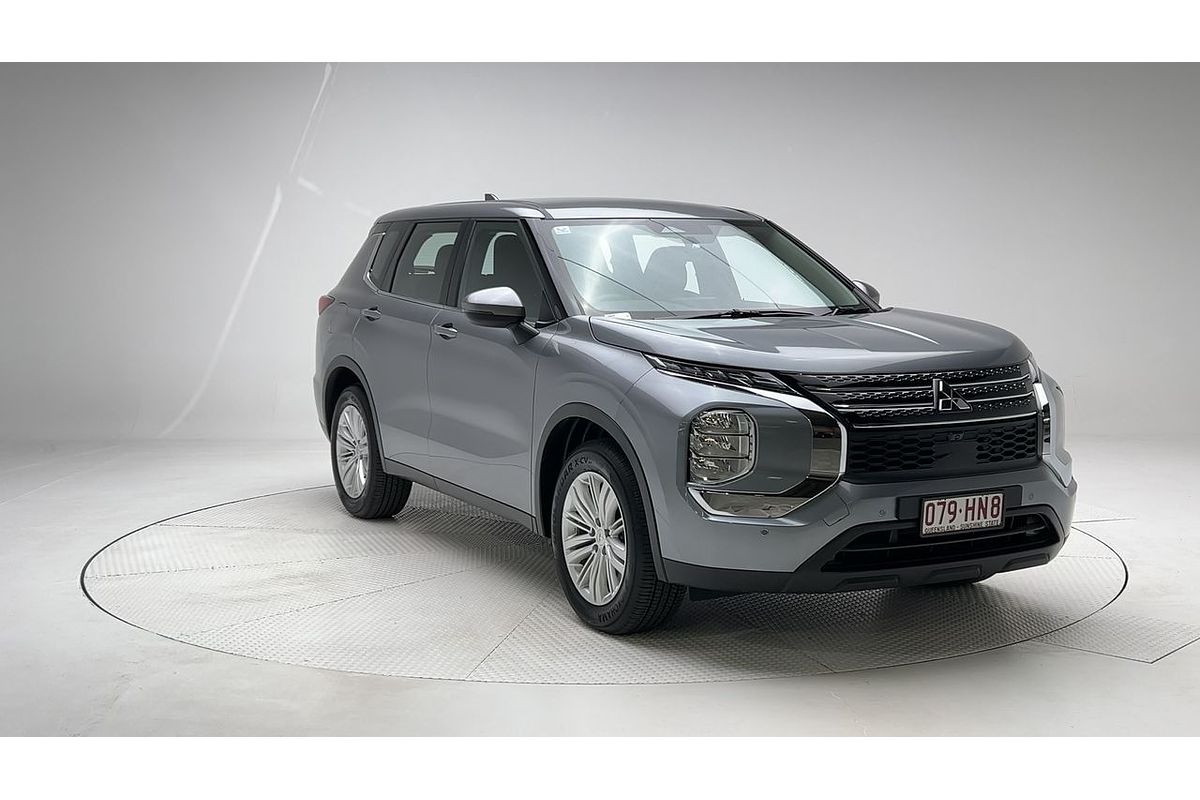 2023 Mitsubishi Outlander ES ZM