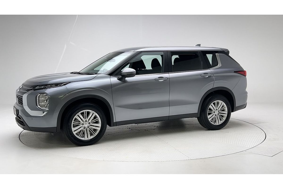 2023 Mitsubishi Outlander ES ZM