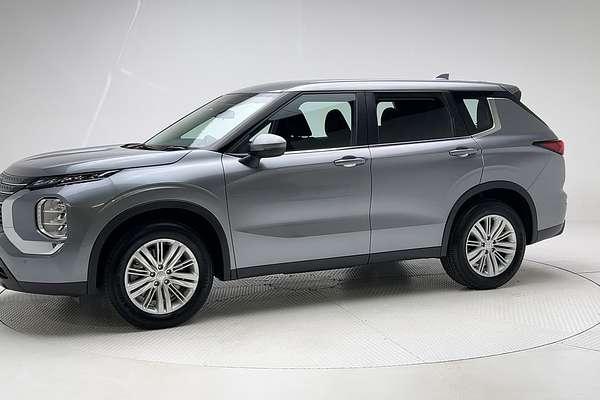 2023 Mitsubishi Outlander ES ZM