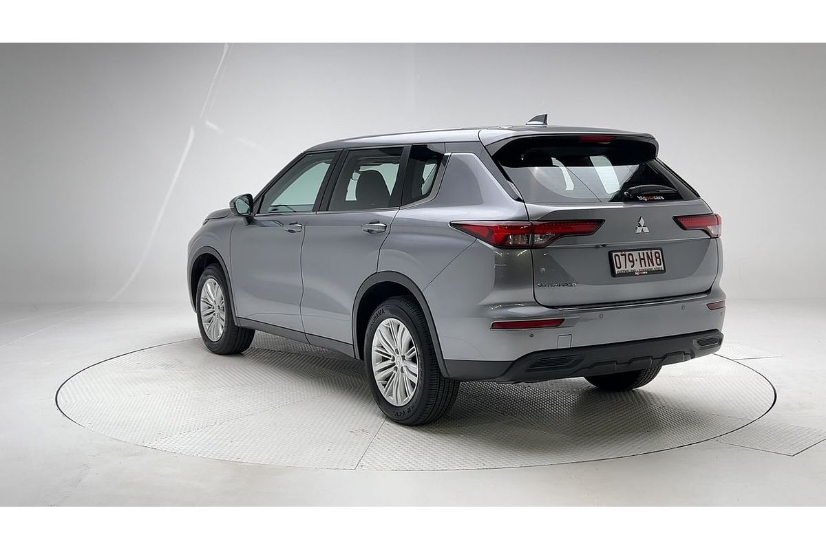 2023 Mitsubishi Outlander ES ZM