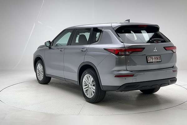 2023 Mitsubishi Outlander ES ZM