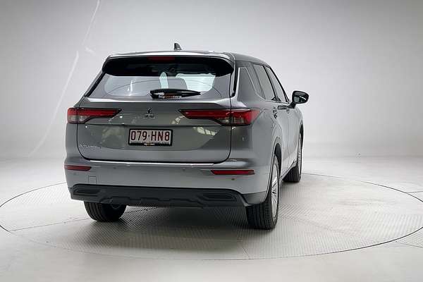 2023 Mitsubishi Outlander ES ZM