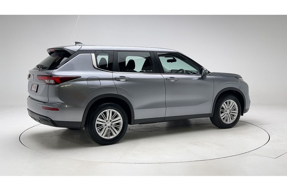 2023 Mitsubishi Outlander ES ZM