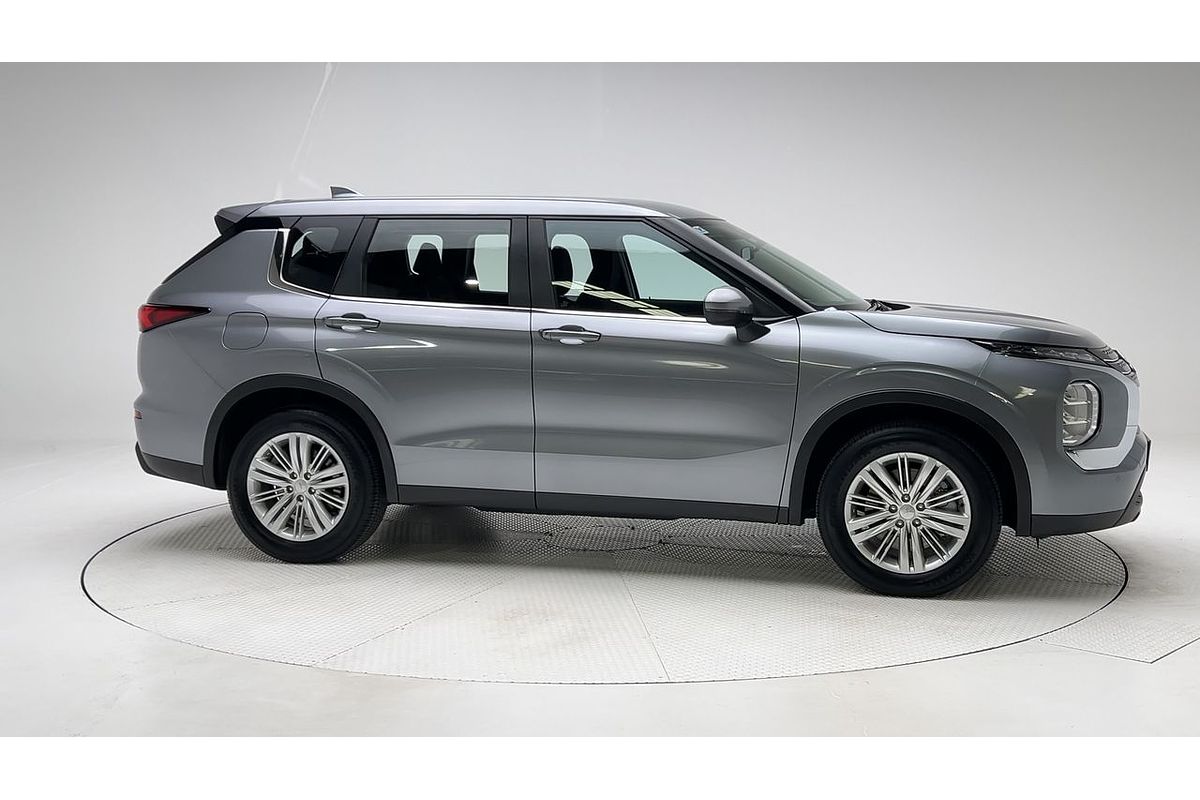 2023 Mitsubishi Outlander ES ZM