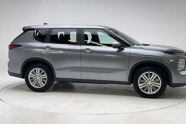 2023 Mitsubishi Outlander ES ZM