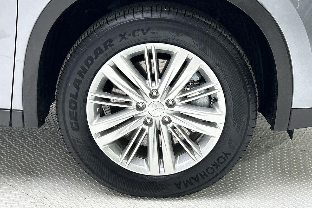 2023 Mitsubishi Outlander ES ZM