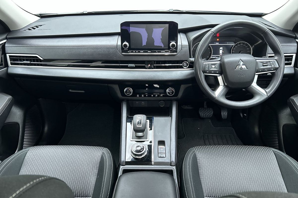 2023 Mitsubishi Outlander ES ZM