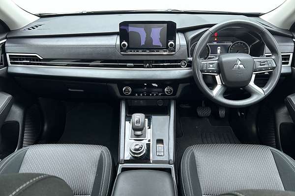 2023 Mitsubishi Outlander ES ZM