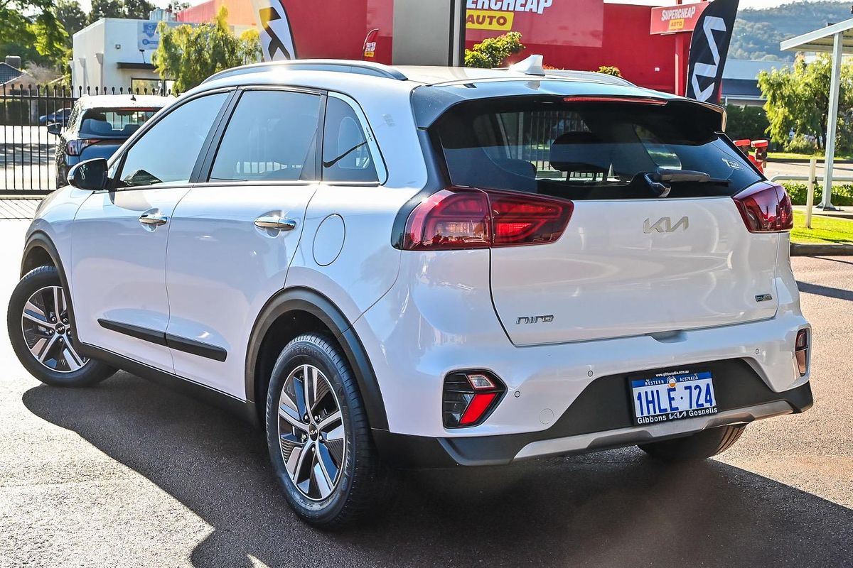 2021 Kia Niro Hybrid S DE