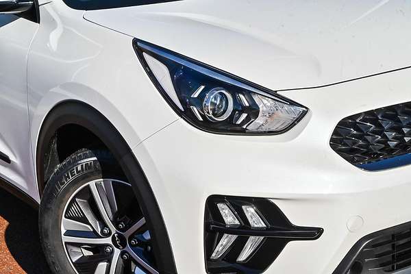 2021 Kia Niro Hybrid S DE