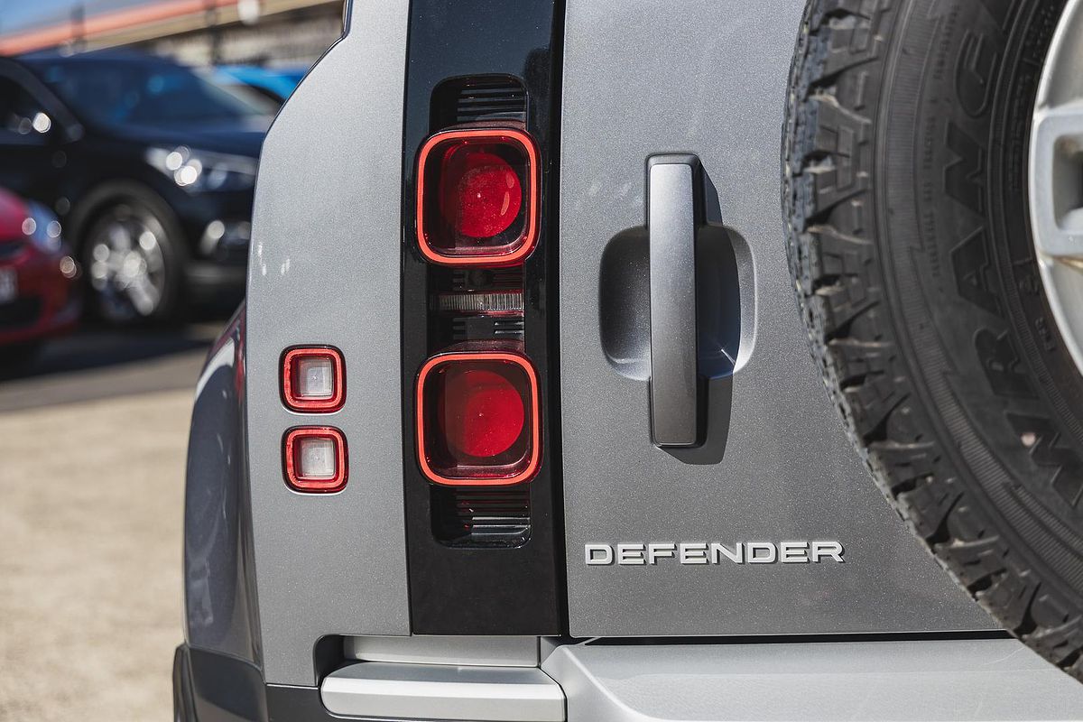 2021 Land Rover Defender 110 P300 S L663