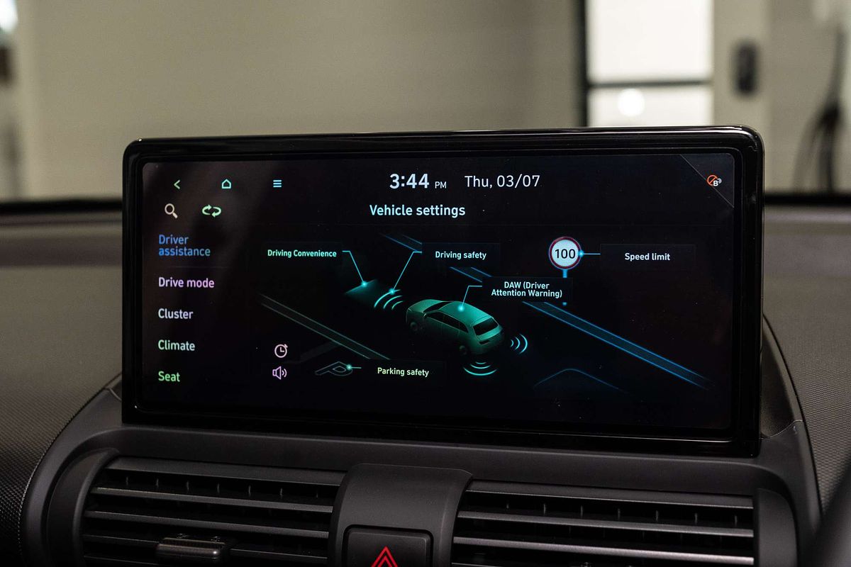2025 Hyundai INSTER Cross AX.V1