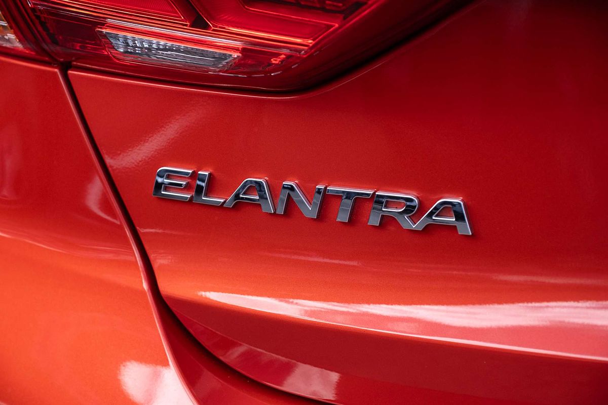 2016 Hyundai Elantra SR Turbo AD