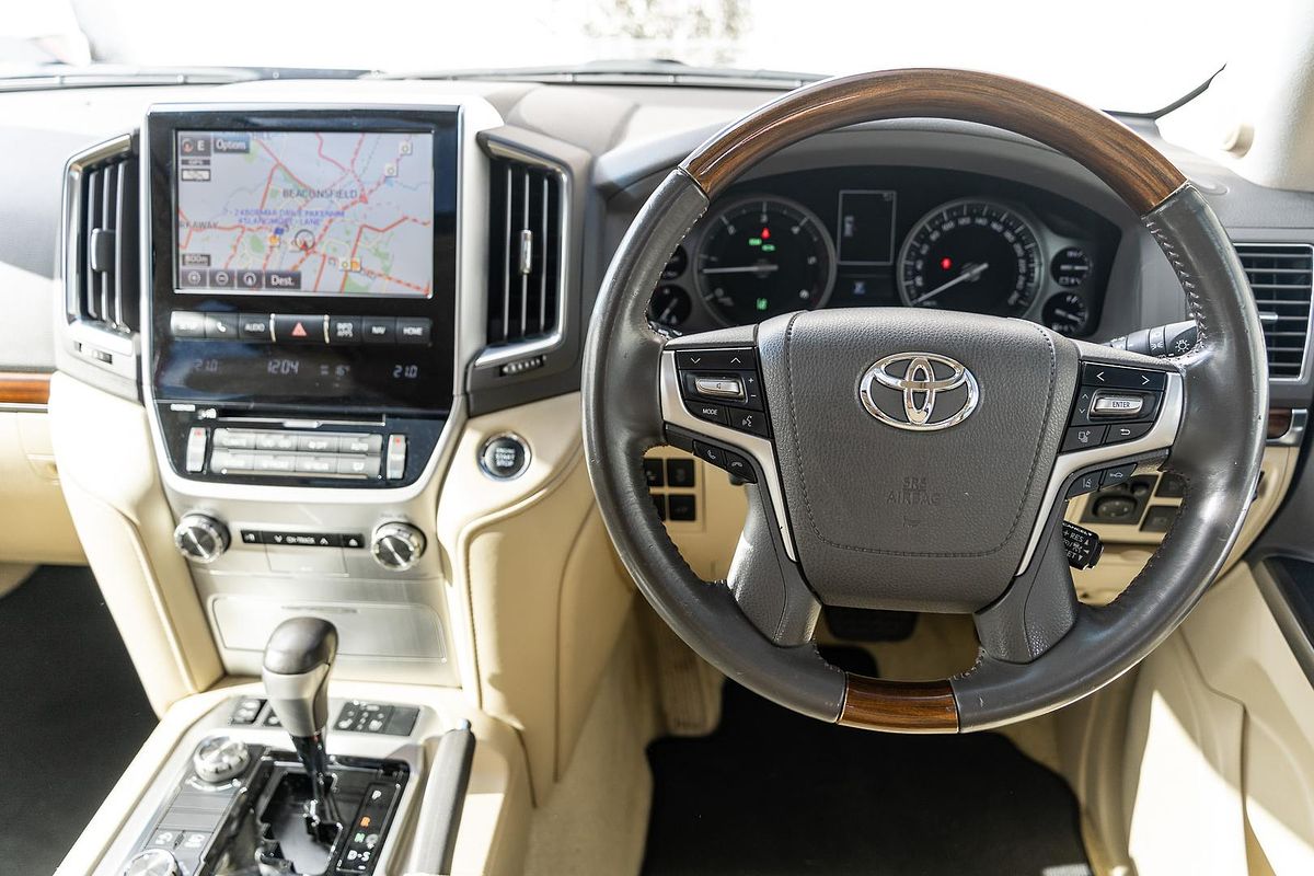 2016 Toyota Landcruiser Sahara VDJ200R