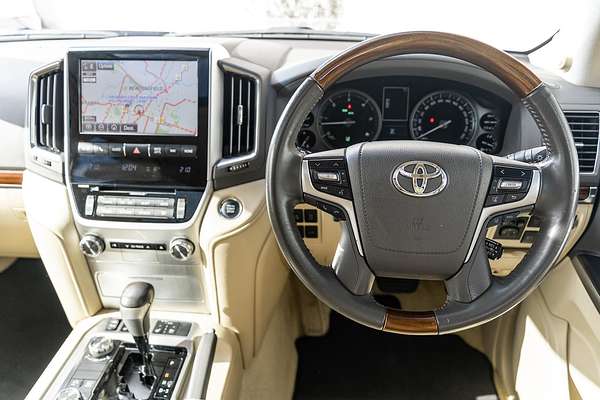 2016 Toyota Landcruiser Sahara VDJ200R