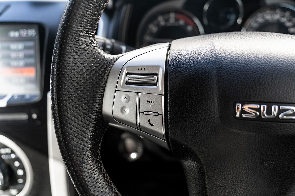 2021 Isuzu MU-X LS-T
