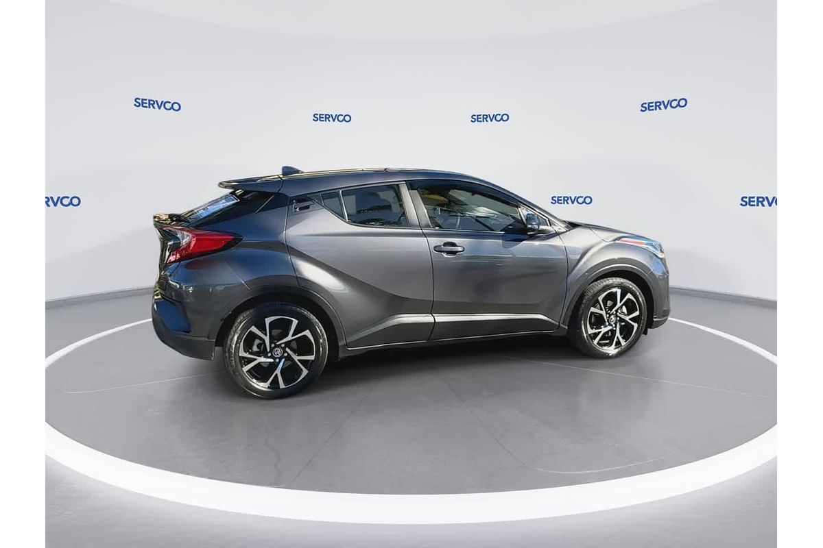 2022 Toyota C-HR XLE