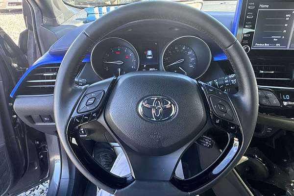 2022 Toyota C-HR XLE