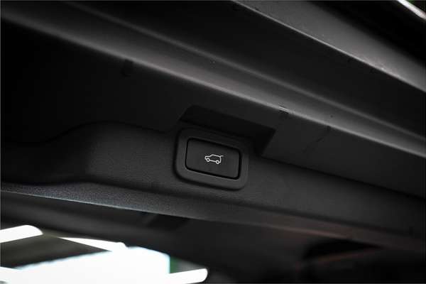 2018 Land Rover Discovery SD4 HSE Series 5