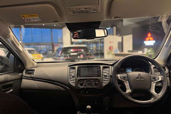 2024 Mitsubishi Triton GLX MR 4X4