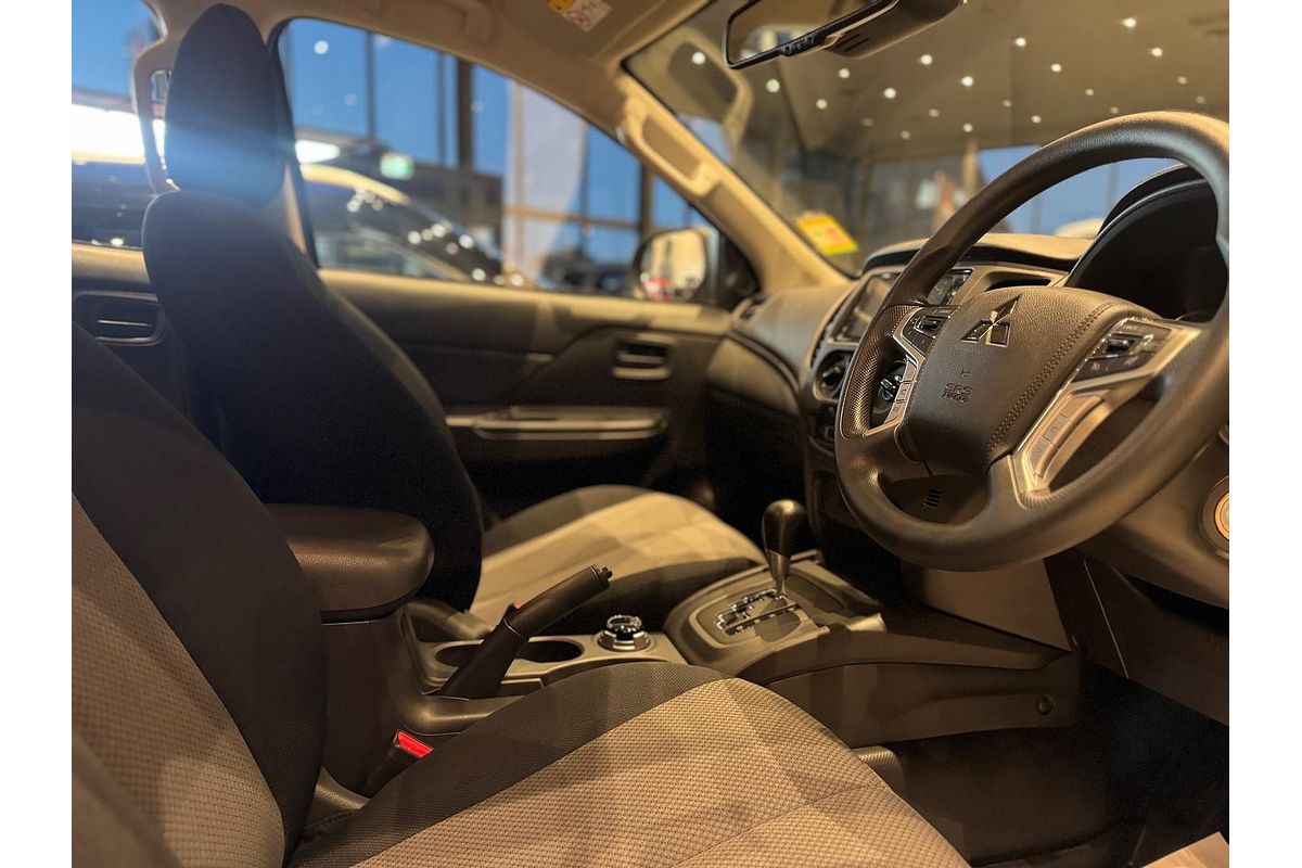 2024 Mitsubishi Triton GLX MR 4X4