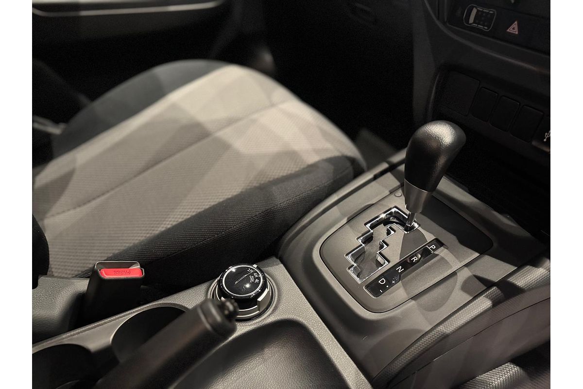 2024 Mitsubishi Triton GLX MR 4X4