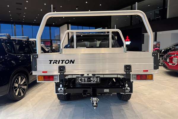 2024 Mitsubishi Triton GLX MR 4X4