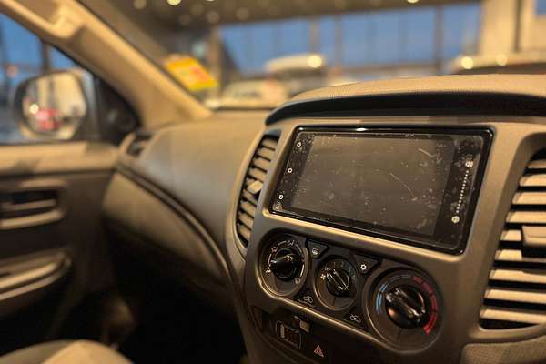 2024 Mitsubishi Triton GLX MR 4X4