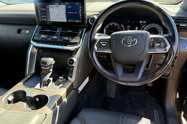 2021 Toyota Landcruiser Sahara FJA300R