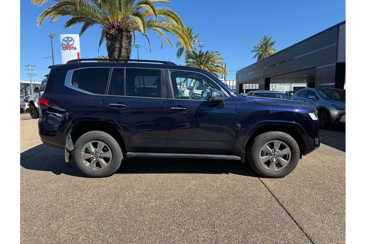 2021 Toyota Landcruiser Sahara FJA300R