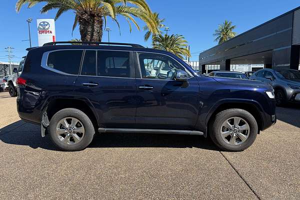 2021 Toyota Landcruiser Sahara FJA300R