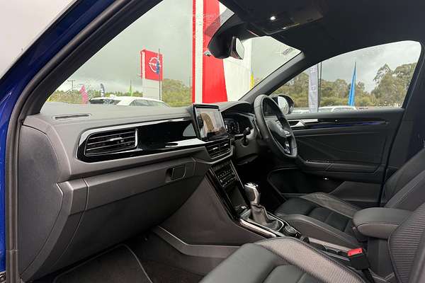 2023 Volkswagen T-Roc R D11