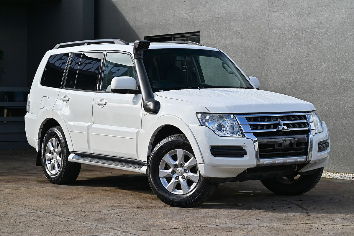 2016 Mitsubishi Pajero GLX NX