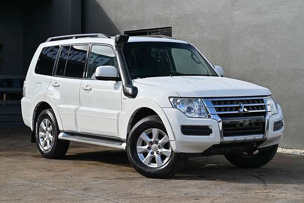 2016 Mitsubishi Pajero GLX NX