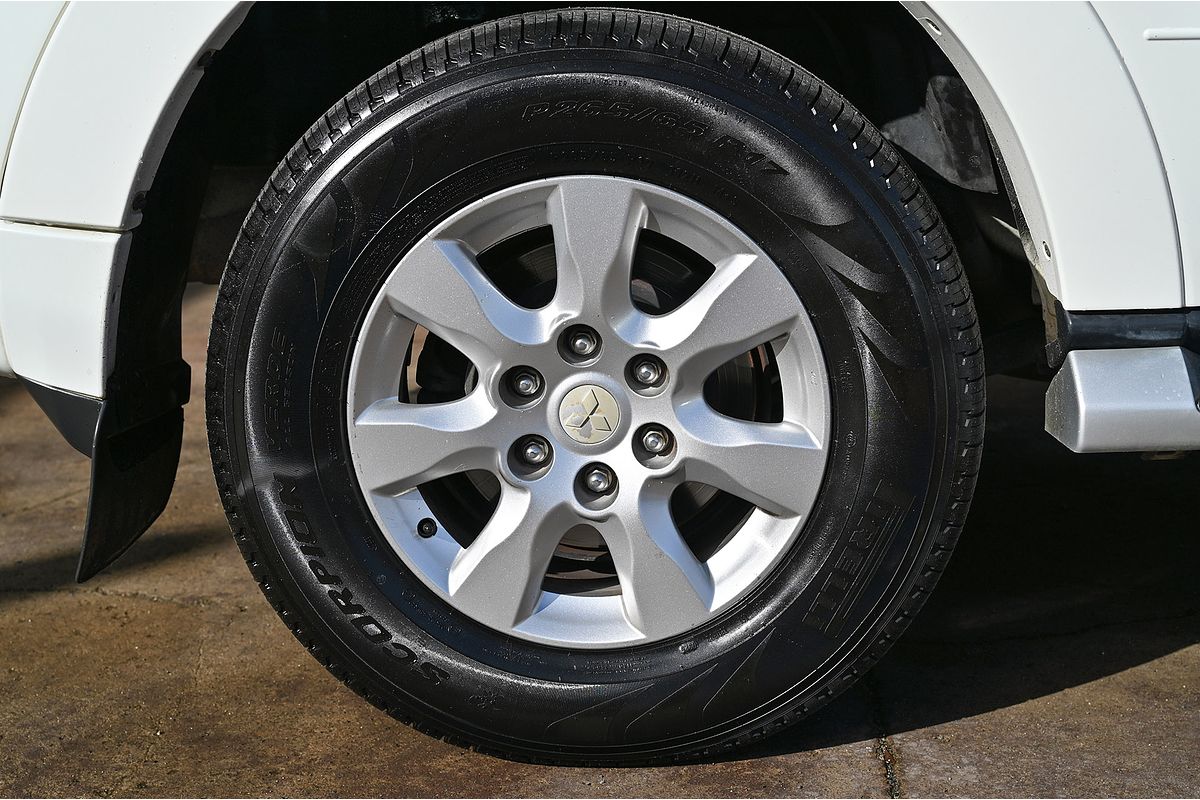 2016 Mitsubishi Pajero GLX NX