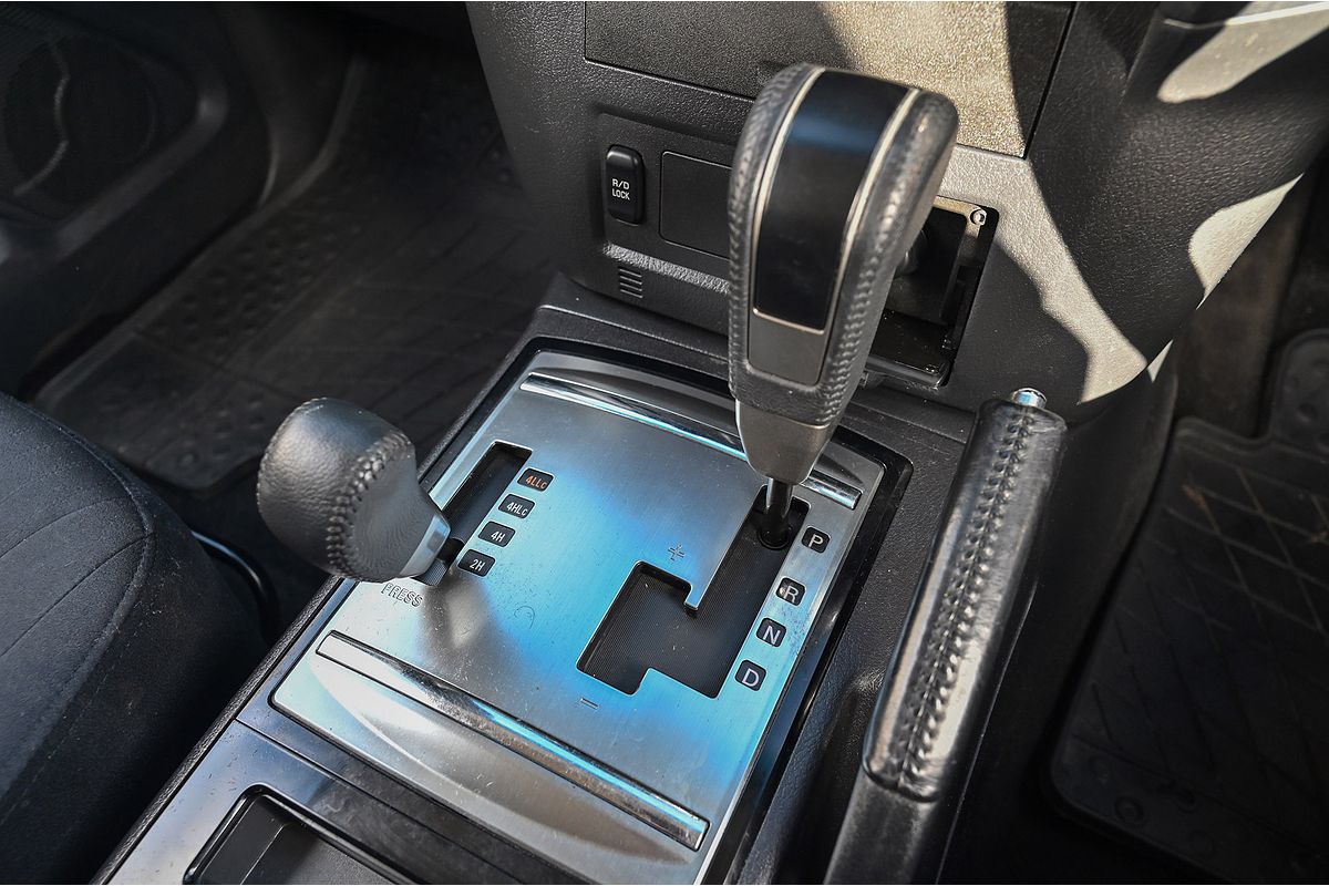 2016 Mitsubishi Pajero GLX NX
