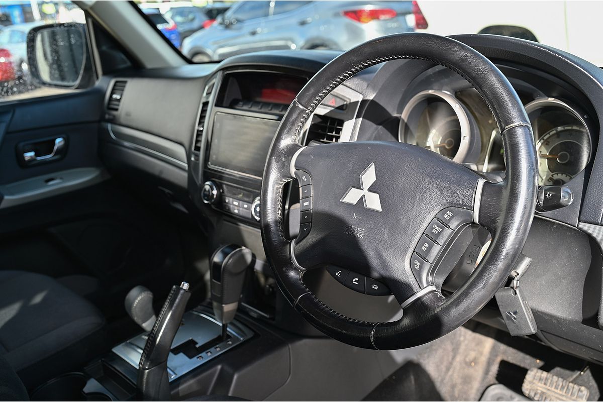 2016 Mitsubishi Pajero GLX NX