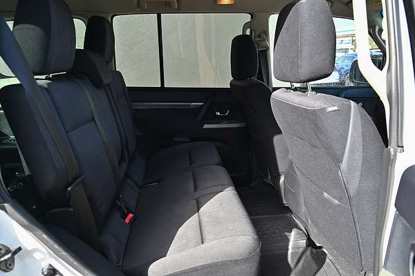2016 Mitsubishi Pajero GLX NX