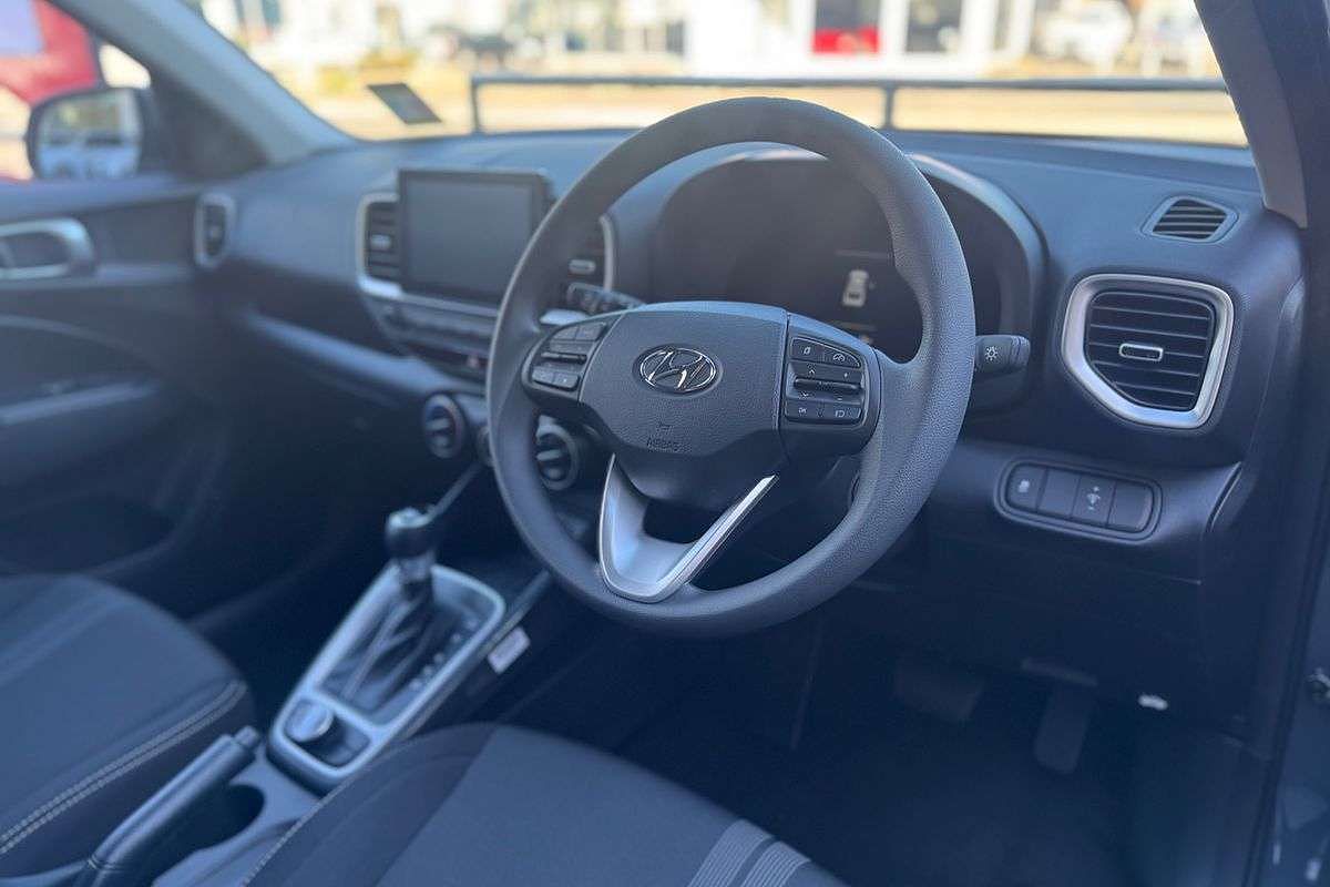2025 Hyundai Venue  QX.V5
