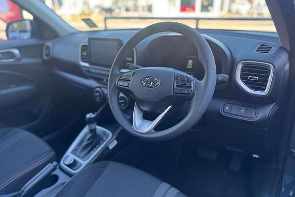 2025 Hyundai Venue  QX.V5