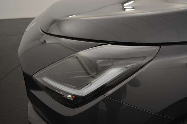 2025 Suzuki Swift Hybrid GLX UZ