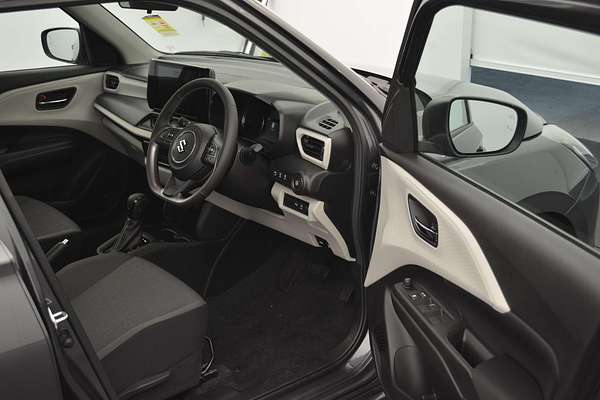 2025 Suzuki Swift Hybrid GLX UZ