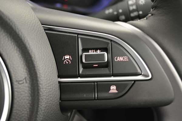 2025 Suzuki Swift Hybrid GLX UZ