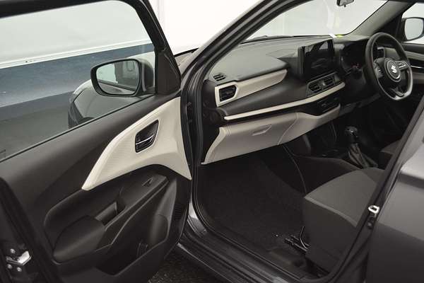 2025 Suzuki Swift Hybrid GLX UZ