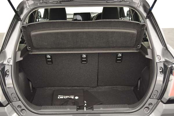 2025 Suzuki Swift Hybrid GLX UZ