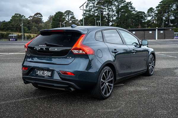 2017 Volvo V40 T3 Momentum