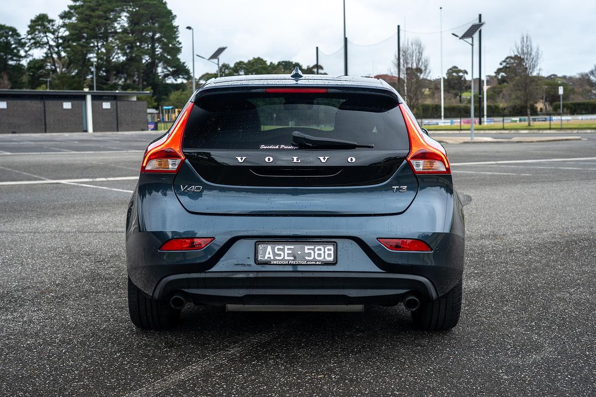 2017 Volvo V40 T3 Momentum