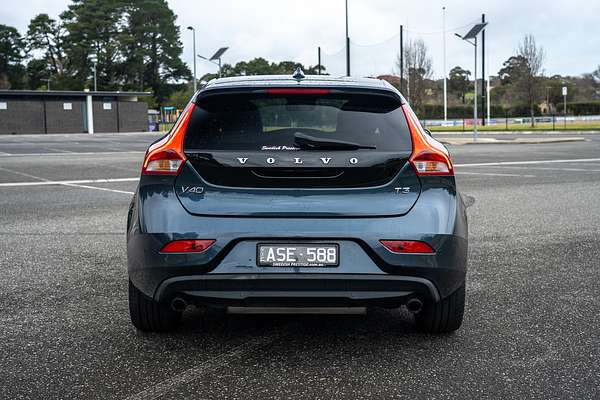 2017 Volvo V40 T3 Momentum