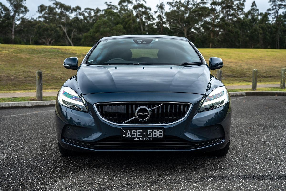 2017 Volvo V40 T3 Momentum